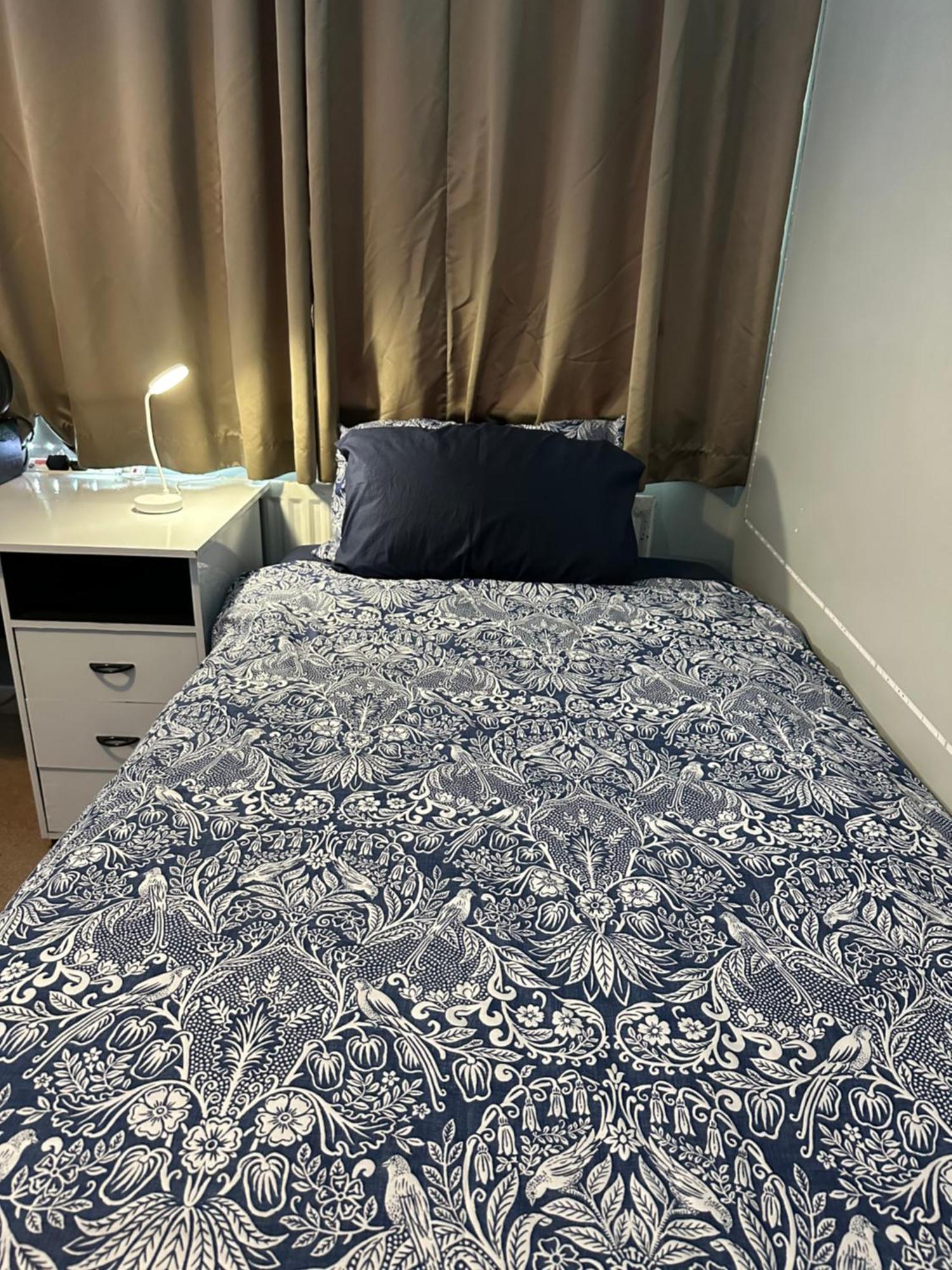 London Gateway Get-Away Apartment Hounslow Exterior photo